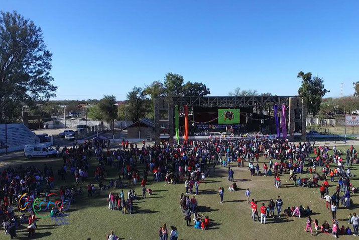 La comuna bandentildea brindoacute una verdadera fiesta infantil en el Club Sarmiento