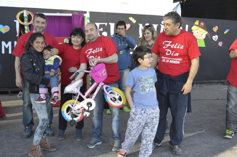 La comuna bandentildea brindoacute una verdadera fiesta infantil en el Club Sarmiento