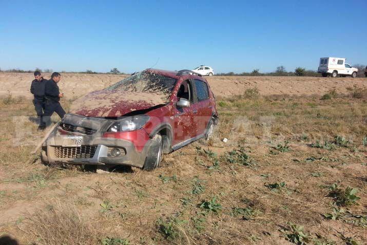 Ruta 9- pareja de turistas bonaerenses heridos tras un vuelco