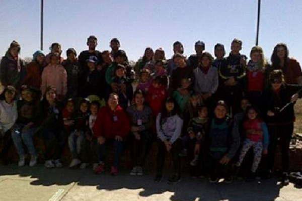 El colegio catoacutelico del Sagrado Corazoacuten de Jesuacutes visitoacute escuelas choyanas