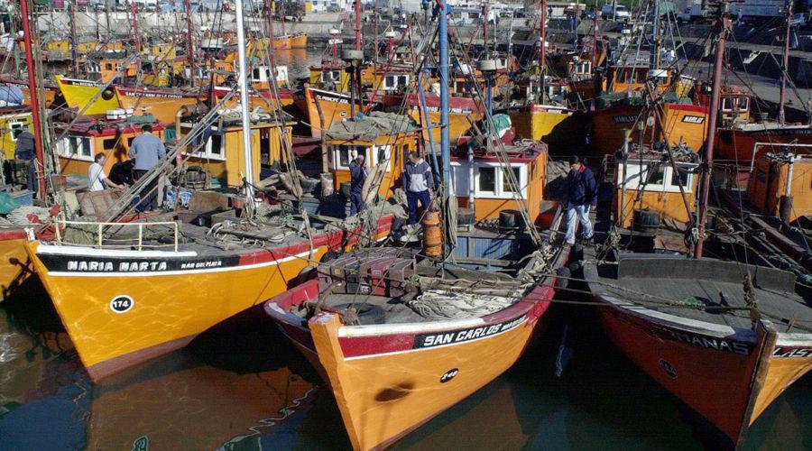 Tres muertos al hundirse un buque pesquero en Mar del Plata