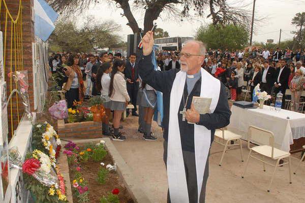 Mons Bokalic oficiaraacute una misa en Loreto por las viacutectimas de Simbol