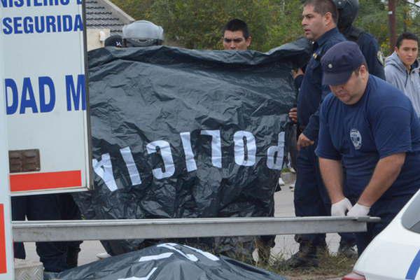 Hallan a nintildeo colgado de una soga en galpoacuten de Avellaneda