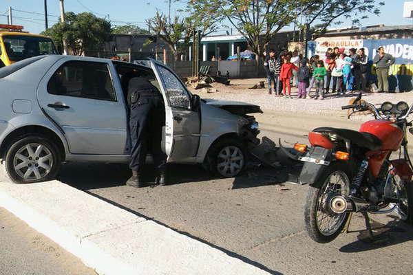 Albantildeil muere en un violento choque en cadena en la ruta 1