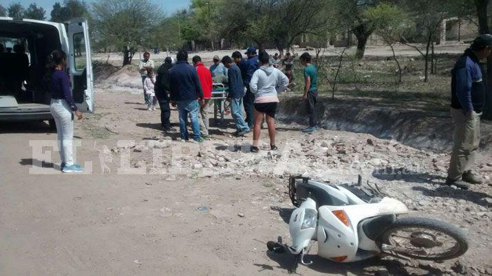 Motociclista grave tras chocar con una camioneta en ruta 92