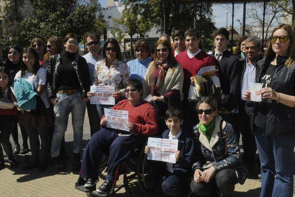 Realizaron una suelta de globos para concientizar sobre Duchenne