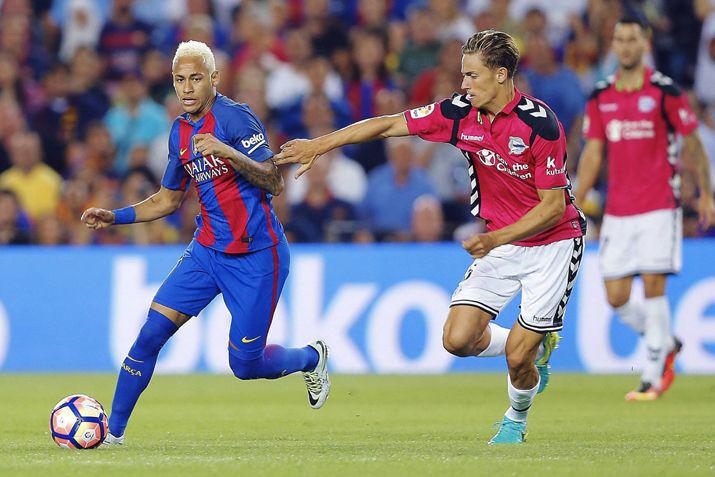 Llorente pugna con Neymar