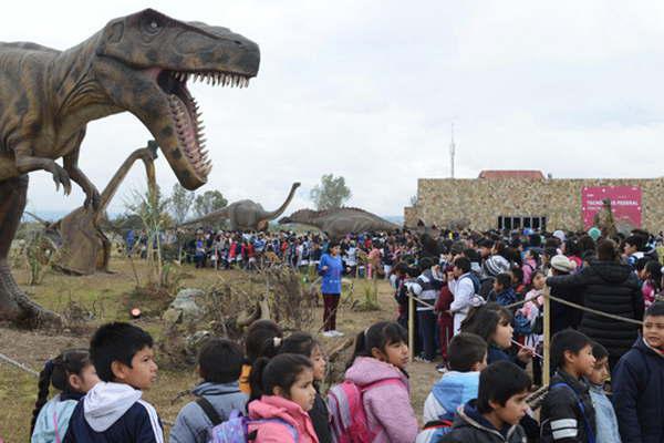 La megamuestra buscaraacute despertar vocaciones cientiacuteficas en los joacutevenes