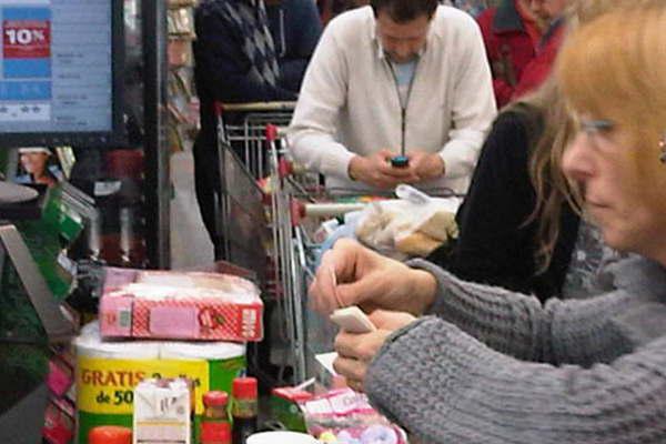 La inflacioacuten de agosto se situariacutea entre 05 y 1-en-porciento- y seriacutea la maacutes baja del antildeo