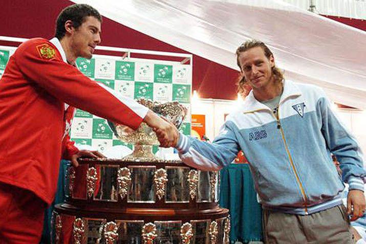 Nalbandian saluda a Safin en la presentación de la final (2006)