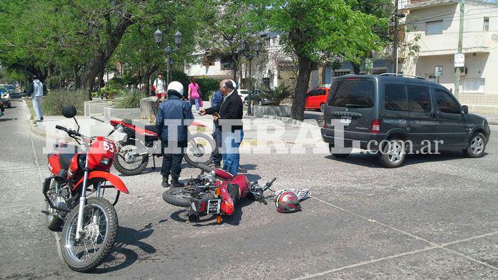 Motociclista salvoacute su vida de milagro tras violento accidente