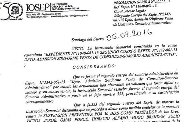 El Iosep suspendioacute a seis meacutedicos y sancionoacute a dos empleados acusados de graves irregularidades