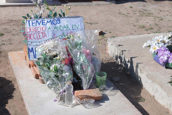 Ordenan custodiar la tumba de Marito a la espera de la fecha para su exhumacioacuten