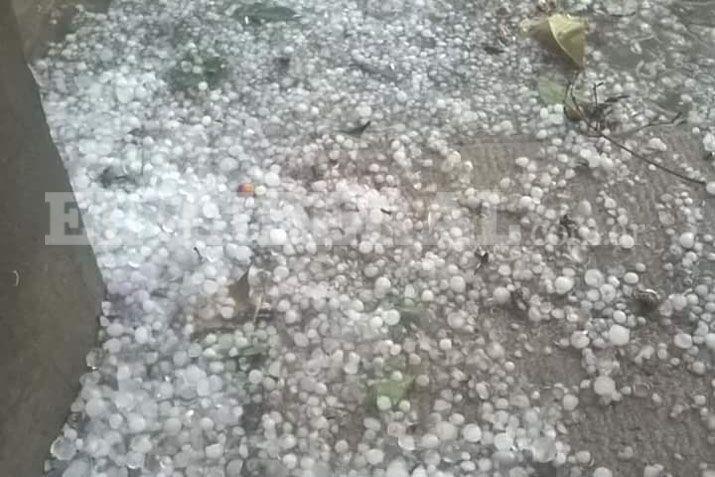 Cayó granizo en Frías