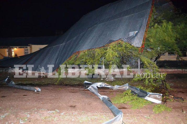 Violento temporal de viento y lluvia en Antildeatuya