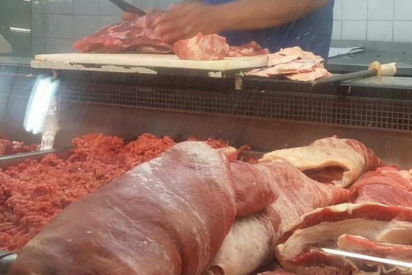 Por la caiacuteda en consumo y ventas ya hay carniceriacuteas que venden cortes de asado a 60 el kilogramo