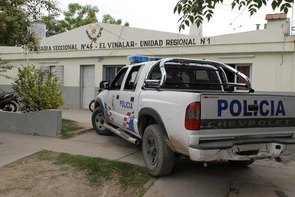 Cuatro detenidos por enfrentarse a pedradas y por resistirse a la policiacutea