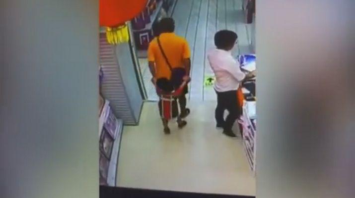 Padre mata accidentalmente a su hijo en un supermercado