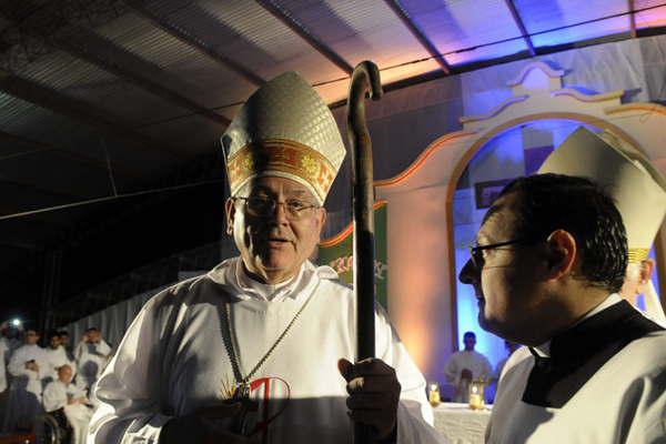 Mons Melitoacuten Chaacutevez- Cuando estaacuten la vida y la fe amenazadas hay que estar con la gente y acompantildearla