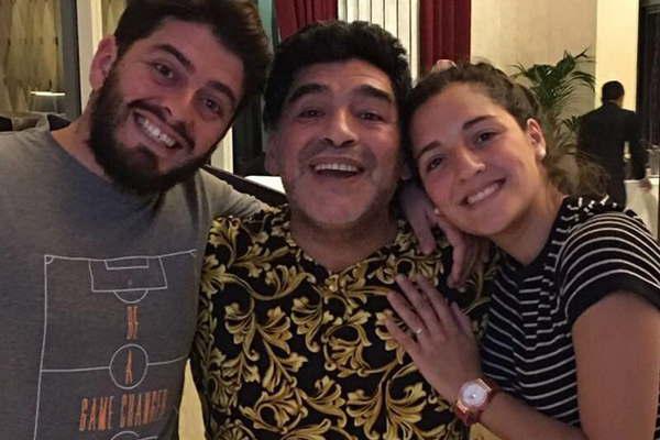 Diego Maradona festejoacute junto con Diego Jr y Jana  