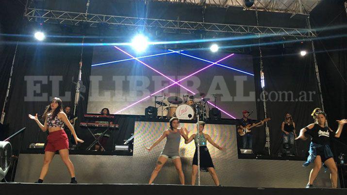 VIDEO  Lali Espoacutesito realizoacute prueba de sonido en Oliacutempico