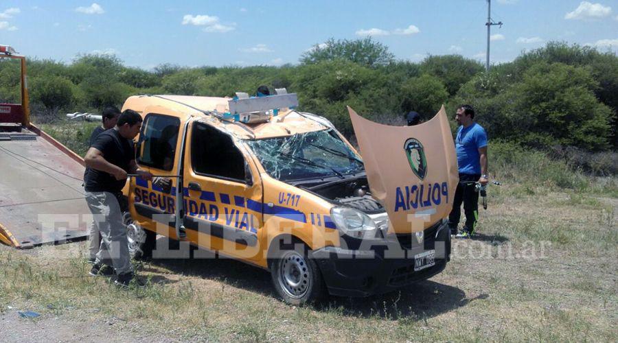 Una camioneta protagonizoacute un violento vuelco sobre Ruta 34