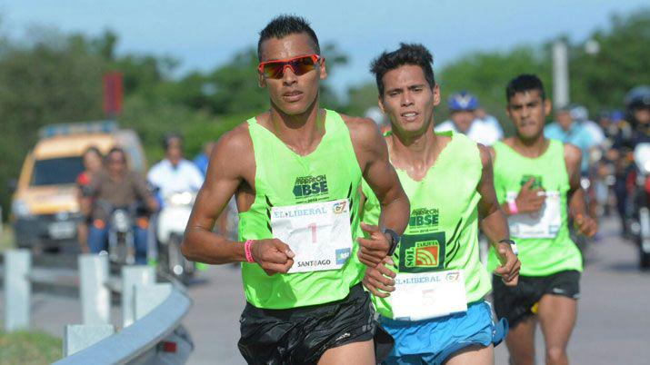 Un catamarquentildeo ganoacute los 21 km del Maratoacuten de EL LIBERAL