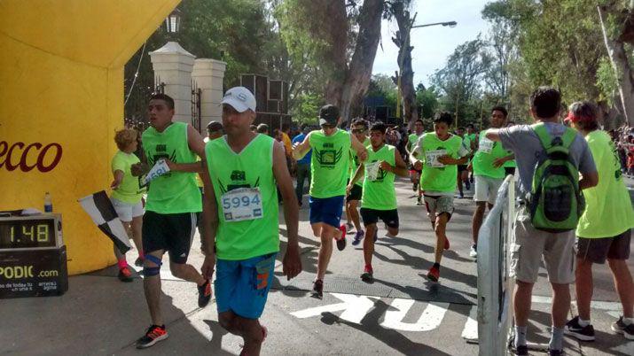 Atletas de Santiago y de otras provincias disfrutan de una nueva Gran edicioacuten del Maratoacuten de EL LIBERAL