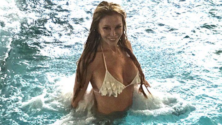 Graciela Alfano mostroacute su sensualidad en el Spa de Las Termas