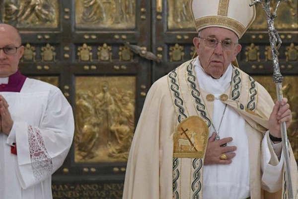 Francisco puso fin al Jubileo y pidioacute no cerrar la puerta de la reconciliacioacuten y el perdoacuten 