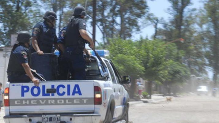 Barrabravas se enfrentaron a los tiros en el barrio Sarmiento