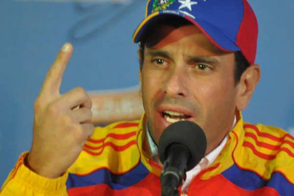 Capriles acusoacute a Maduro de burlarse del papa Francisco