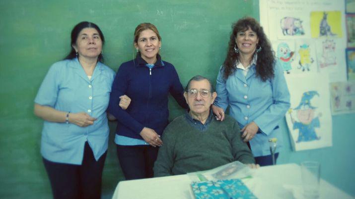 Alumnos bandentildeos recibieron la visita del escritor Joseacute Scrimini