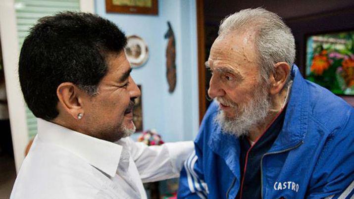 El diacutea que Fidel Castro le envioacute una carta a Diego Maradona