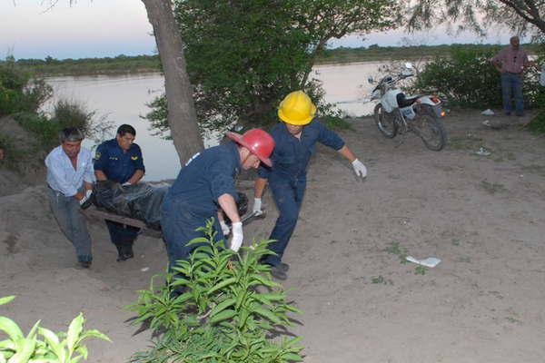 Encuentran a hombre ahogado en Los Ibaacutentildeez