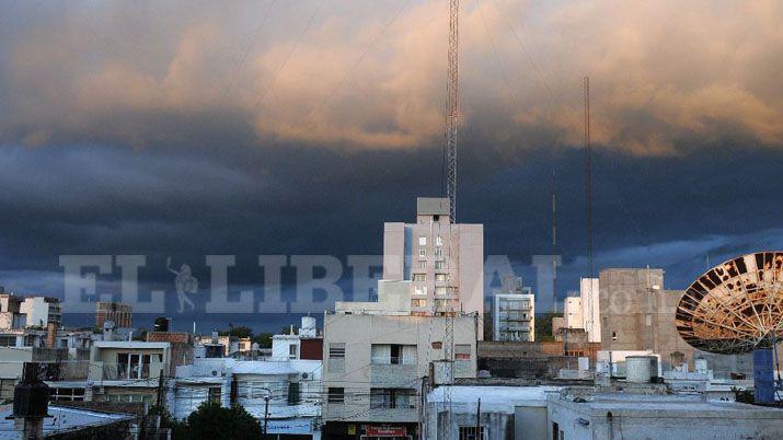 Cielo plomizo en la Madre de Ciudades