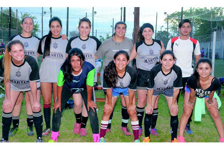 EQUIPO Las chicas de Las Gladiadoras FC cada sbado se preparan para dar lo mejor de ellas en la cancha