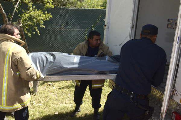 Fue a visitar al hermano y lo encontroacute muerto 