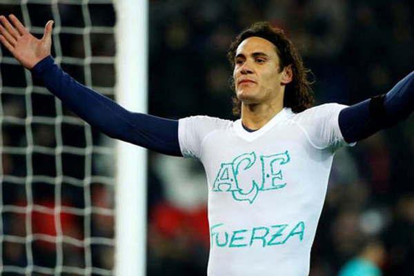 Edison Cavani le dedicoacute su gol al Chapecoense