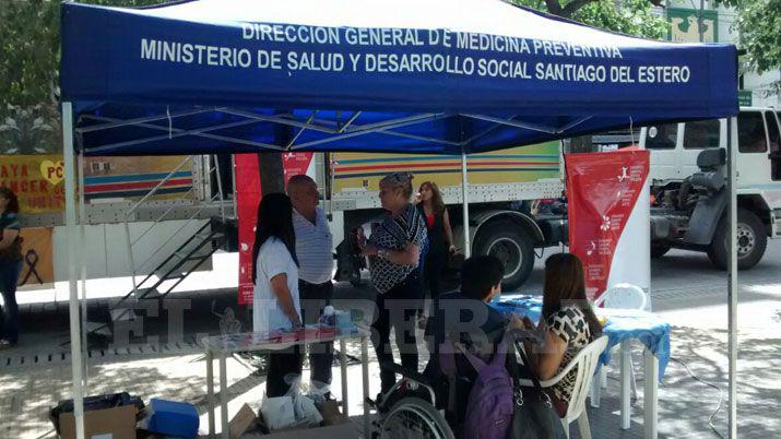 Campantildea para concientizar sobre el Sida y la donacioacuten de sangre