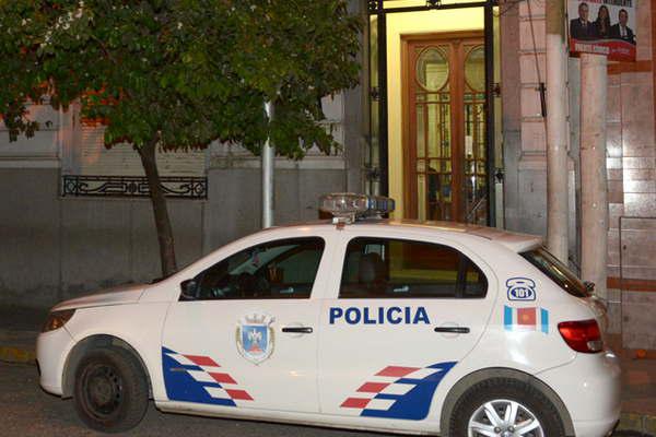 Violento asalto a una mujer en un quiosco