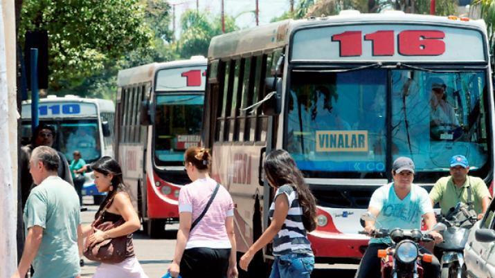 Se levantoacute el paro de colectivos dispuesto para esta noche