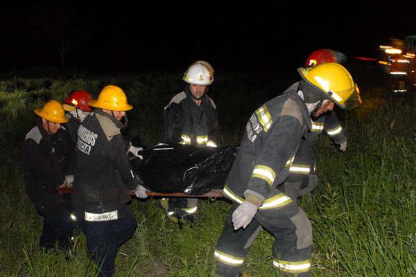 Adolescente perecioacute ahogado en represa de un tabique