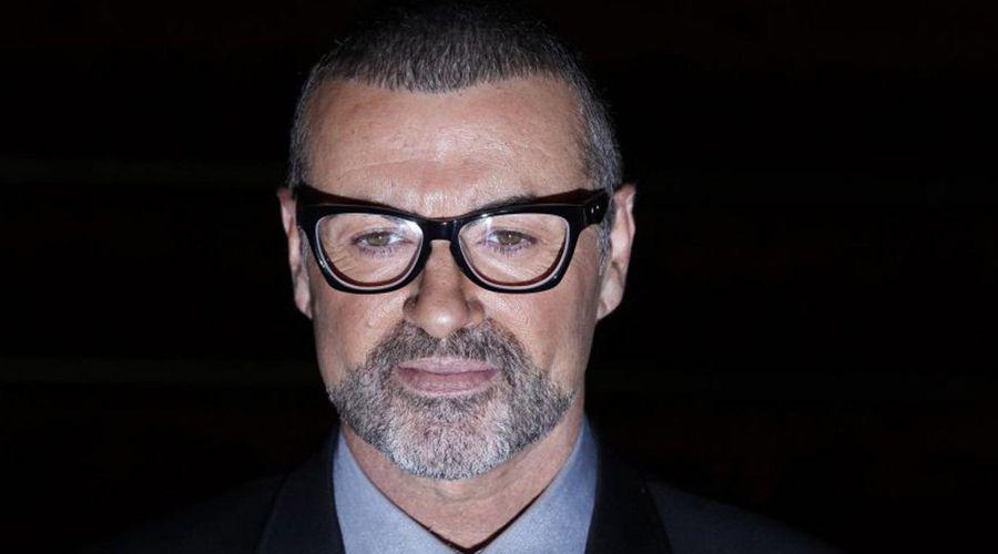 Quieacuten heredaraacute los 120 millones de doacutelares de George Michael