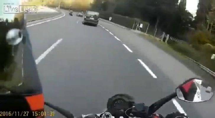 Video- motociclista graba su propia muerte