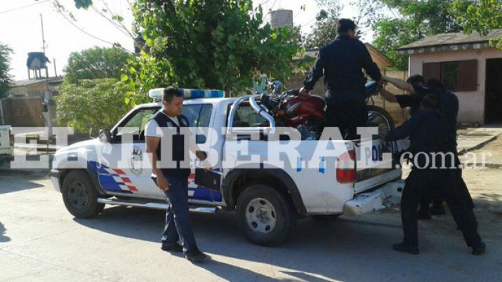 Dos heridos tras choque entre colectivo y moto