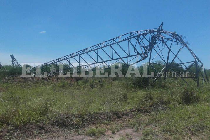 Caiacuteda de torres de Transnoa afectan el servicio eleacutectrico en Riacuteo Hondo