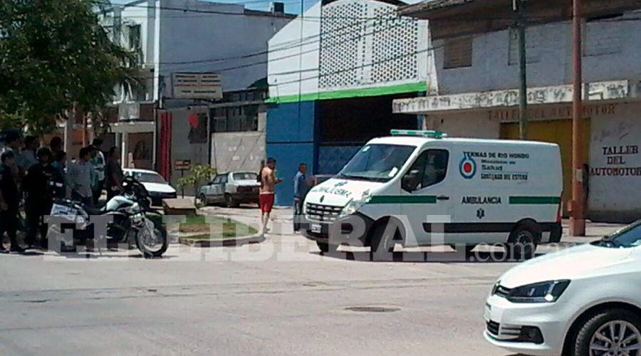 Choque entre auto y colectivo en Las Termas