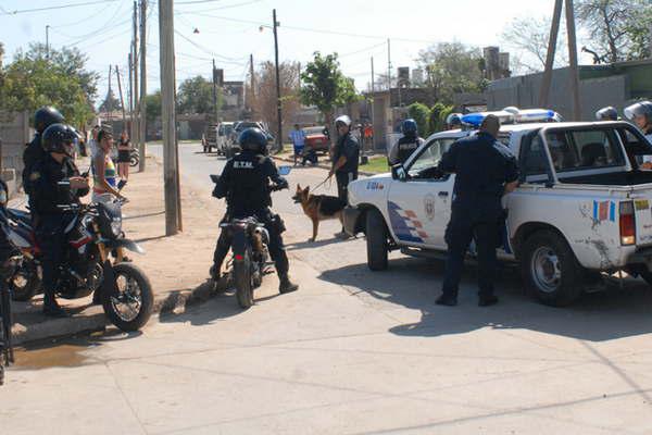 Con un machete fue a la casa  de su vecino a pelear y como le  dijo que no golpeoacute al perro 