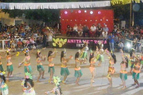 Clodomira vive a pleno el clima de carnaval con los preparativos de los Corsos de la Familia en febrero 